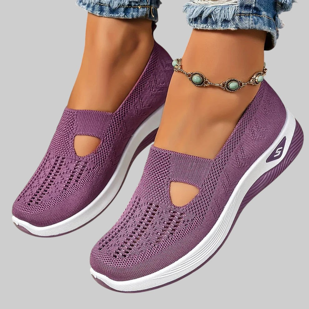 Николина – Удобни маратонки RelaxFit за разходки